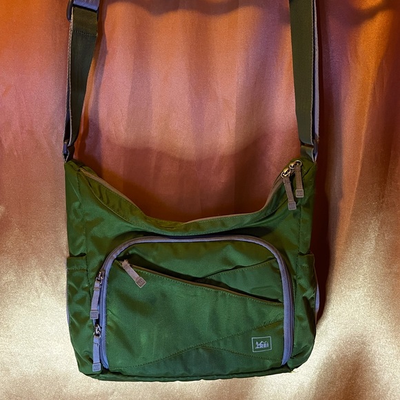 REI crossbody/shoulder bag - Picture 3 of 11